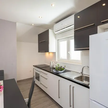 Apartament Marina